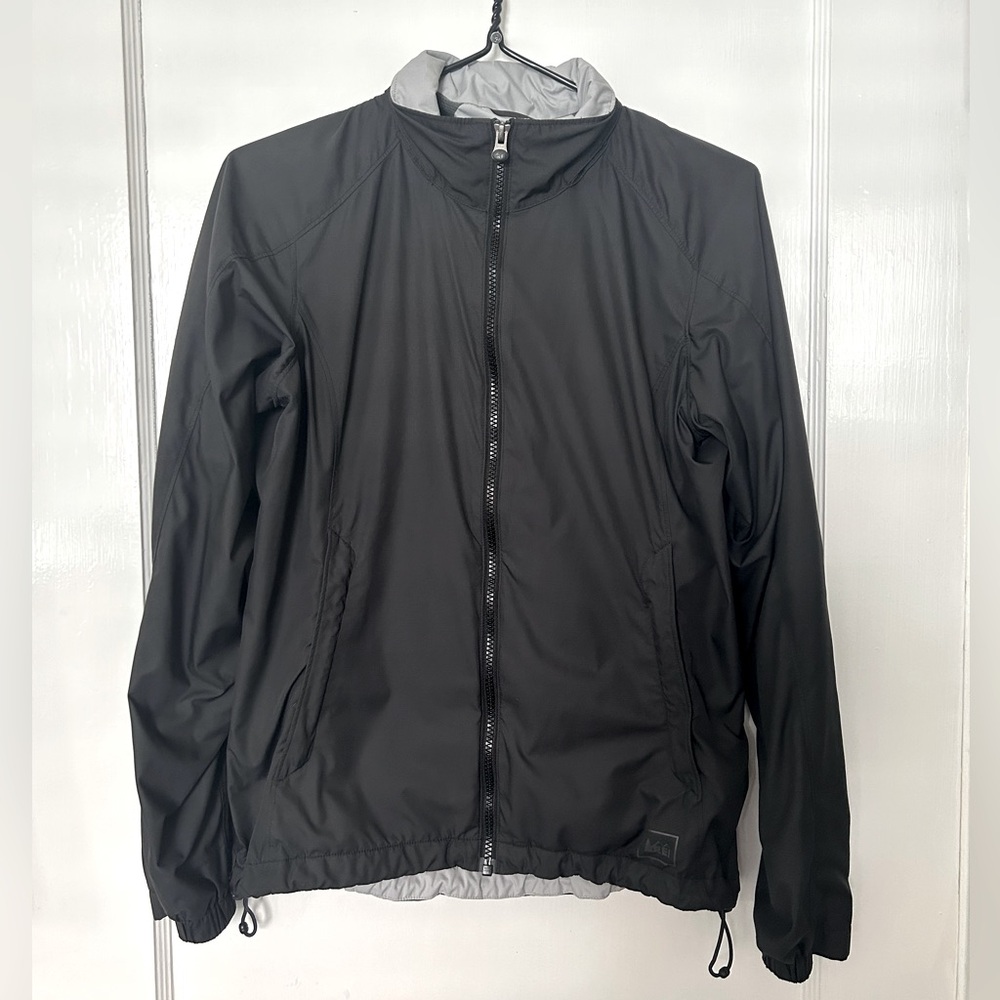 REI Black Zip Front Windbreaker With Foldable Hood Pocket Size Small HOST PICK⭐️